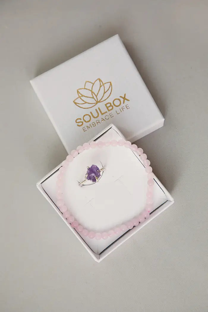 Rosakvarts armbånd & ametyst ring - Bær krystallernes energi med dig hele dagen!
