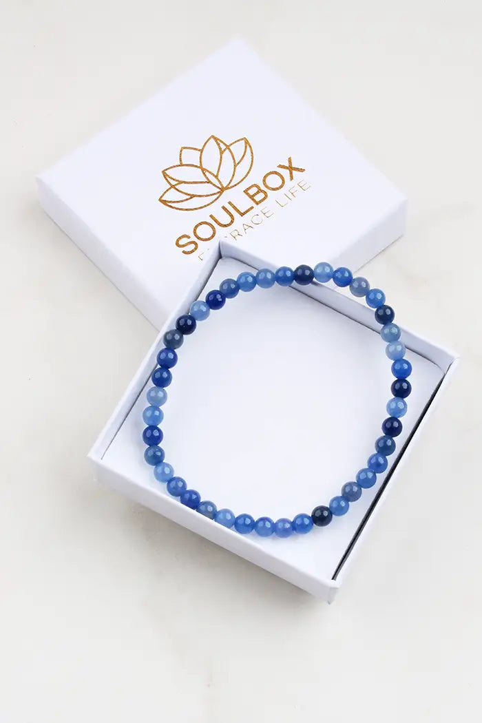 Blå aventurin armbånd med 4 mm perler – roligt blåligt smykke for fokus og indre balance