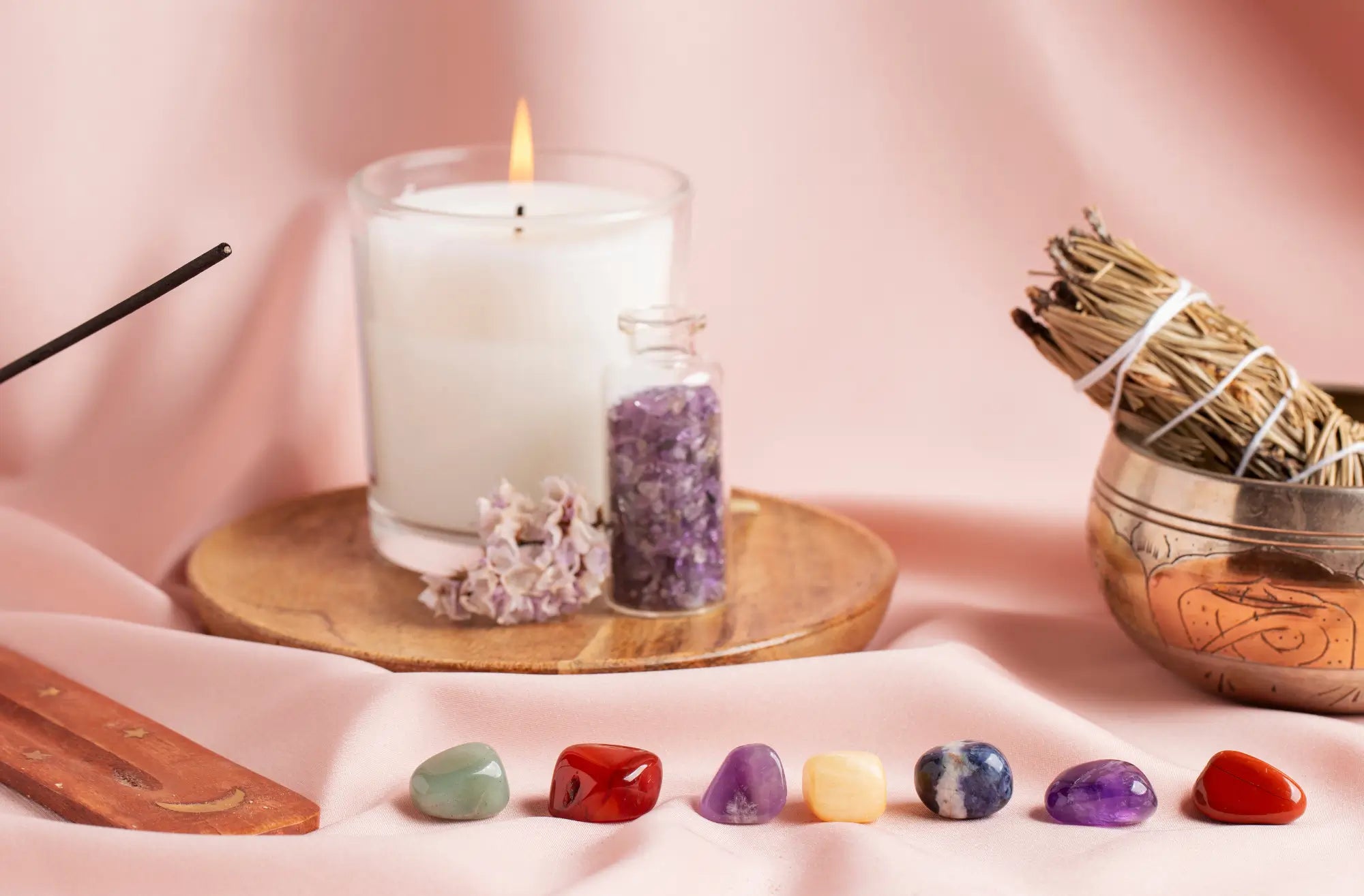 Krystaller er gennem historien blevet anvendt som hjælpemidler til healing, indre balance og arbejde med energi