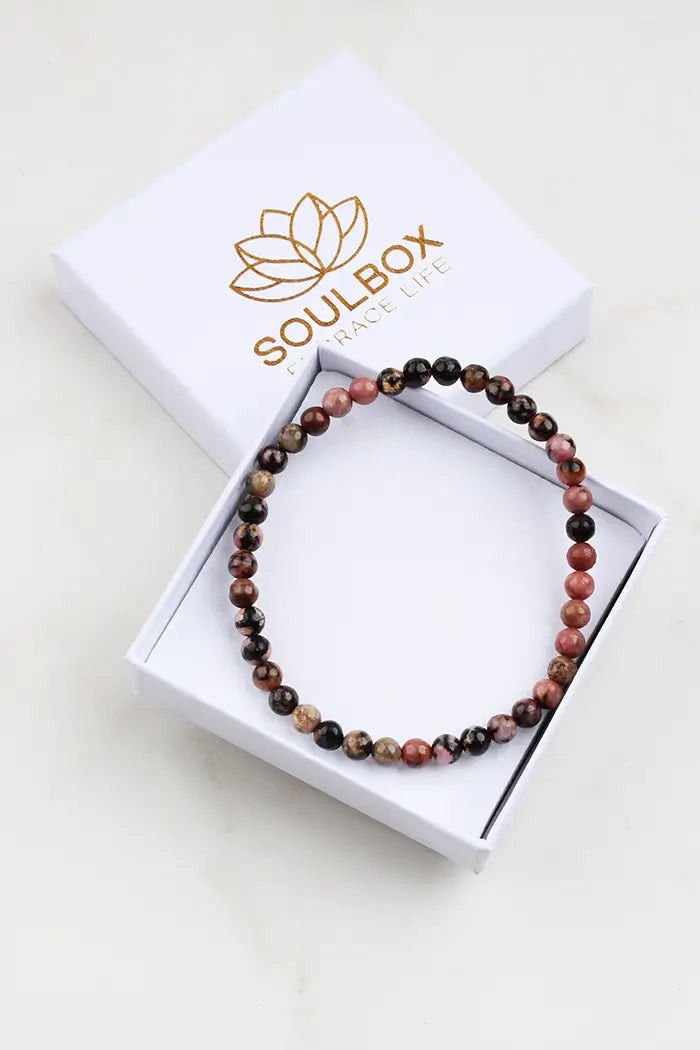 Rhodonit armbånd med 4 mm perler – blidt rosa og sort mønstret sten for healing og tilgivelse